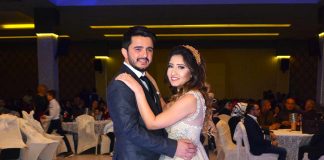Kestel Düğün Salonu Burcu Karagül ve Halit Aydoğan'ın evlilik yolunda ki ilk adımları olan nişan merasimlerine ev sahipliği yaptı. Çiftin nişan yüzüklerini aile büyükleri takarken, kurdeleyi Alanya Belediye Başkanı Adem Murat Yücel kesti.