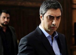 Karşılıklı boşanma davaları devam eden Nagehan Şaşmaz, eşi Necati Şaşmaz hakkında 6 ay uzaklaştırma kararı aldırdı. Necati Şaşmaz karar uymazsa hapis cezası alacak.