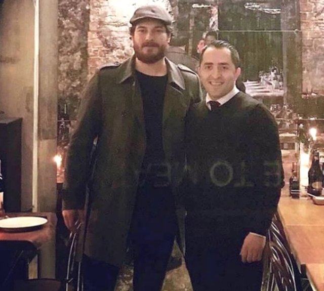 Muhafız dizisiyle son günlerin en çok konuşulan ismi Çağatay Ulusoy, yeni imajıyla hayranlarından tepki topladı.