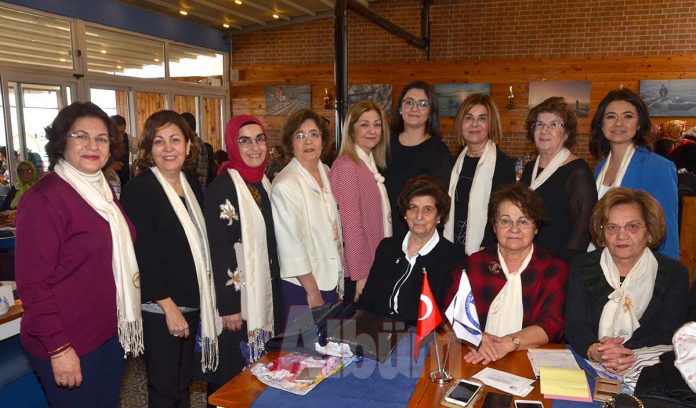 Alanya Kadınları Yardımlaşma Derneği üyeleri ve yardımsever kadınlar, Löküs Balık Restoran'da bir araya geldi. 8 Mart Dünya Kadınlar Günü dolayısı ile gerçekleşen etkinliğe çok sayıda yardımsever katıldı.