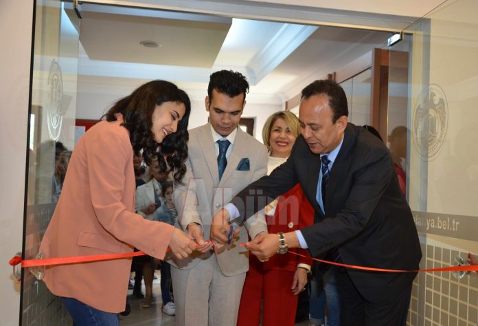 Azerbaycan Modern Karma Resim Sergisi'nin açılışı gerçekleştirildi. Azerbaycan Modern Karma Resim Sergisi'nin açılışı gerçekleştirildi.