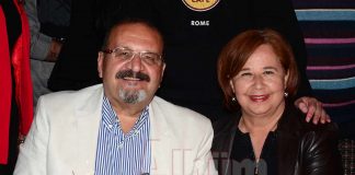 Harita Mühendisi Mustafa Başak doğum gününü yabancı dostlarıyla birlikte Merlot Restaurant'ta kutladı.