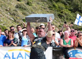 Dünyanın en güçlü sporcularının yarıştığı “MLO Strongman Champions League” Alanya Kleopatra Plajı’nda gerçekleştirildi. “Strongman 2019 Dünya Serisi”nin üçüncü yarışı olarak takvimde yer alan yarışlarda mermerleri kaldırmada Dennis Kohlruss, 25 kiloluk portakal filelerini en uzun tutma yarışında ise Travis Ortmayer birinci oldu.