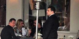 Ünlü oyuncu Ekin Mert Daymaz'la ayrıldıkları konuşulan stil danışmanı Eliz Sakuçoğlu, iş insanı Önder Bekensir ile görüntülendi.