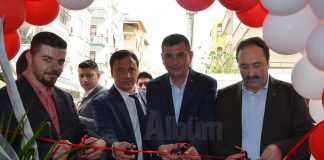 Semih Çelik'e ait olan diş kliniğinin açılışı gerçekleştirildi.