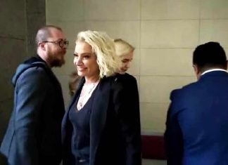 Şanatçı Sıla Gençoğlu, oyuncu Ahmet Kural'ın 1 yıl 4 ay 20 gün hapis cezasına çarptırılmasıyla ilgili "Mutluyum. Türk adaletine çok teşekkür ederim. Benim durumuma düşen ve düşebilecek tüm kadınlar için güven verici" dedi.