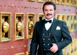 Usta sanatçı Orhan Gencebay, göğüs ağrısı nedeniyle hastaneye kaldırıldı. Orhan Gencebay'ın eşi Sevim Emre, "Büyük badire atlattık" diyerek eşinin sağlık durumu hakkında bilgi verdi.