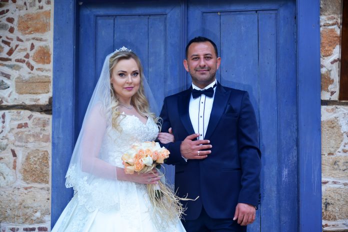 RestProperty Genel Müdürü Ali Özpelit ve Rus nişanlısı Veronika Snijurska evlenerek bekarlığa veda ettile RestProperty Genel Müdürü Ali Özpelit ve Rus nişanlısı Veronika Snijurska evlenerek bekarlığa veda ettile