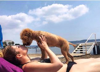 Oyuncu Pelin Öztekin, deniz sezonunu açtı. Bikinili poz paylaşan Öztekin, görüntüsüyle şaşırttı.