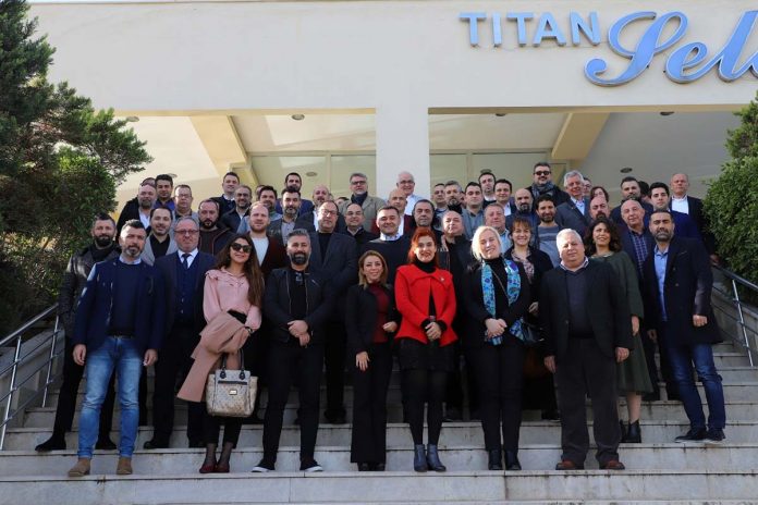 Titan Select 4