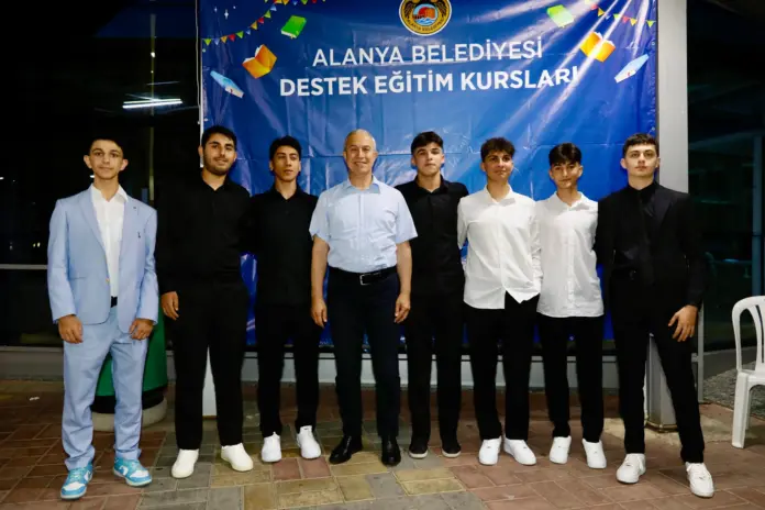 Özçelik, öğrencilerle buluştu