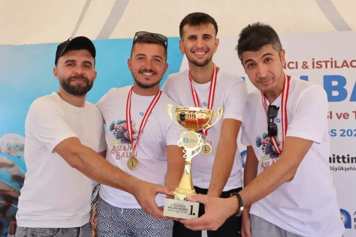 Antalya Büyükşehir Belediyesi, Aslan Balığı Yakalama Yarışması ve Tadım Etkinliği düzenledi.