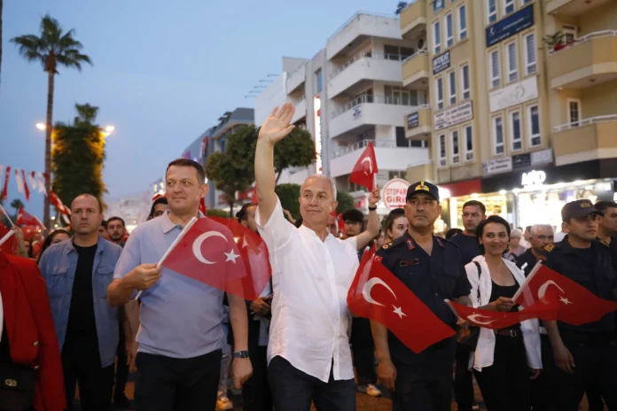 'Cumhuriyet eşsiz bir mirastır'