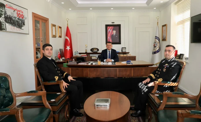 TCG- Meltem savaş gemisinden Kaymakam Ürkmezer' e ziyaret